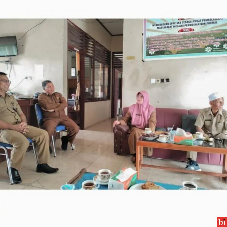 Kabid PK Dinas Pendidikan Dharmasraya Hadiri Serah Terima Jabatan Kepala SKB