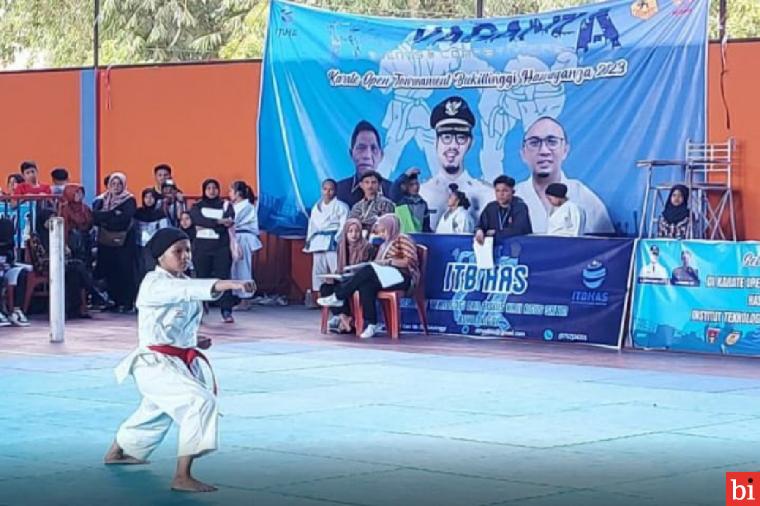 Kadis Damkar Bukittinggi Buka Open Turnamen dan Festival Karate Hasvaganza ITB Haji Agus...