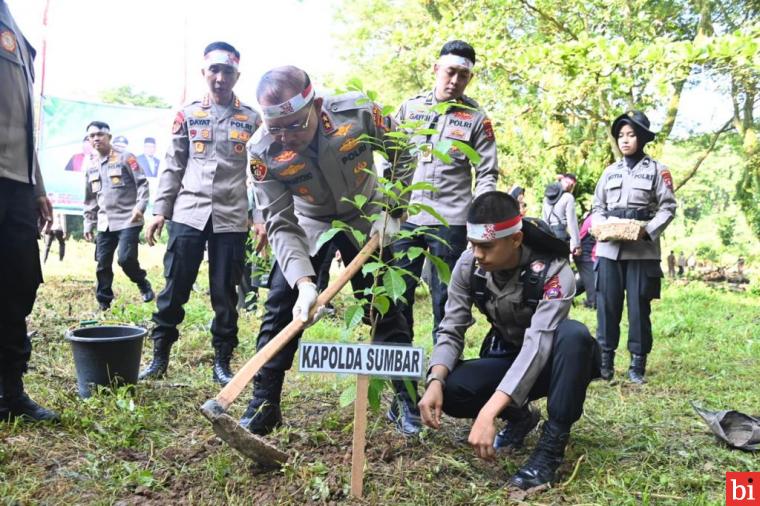 Kapolda Sumbar Pimpin Tanam Pohon Serentak di Padang: Polri Lestarikan Negeri,...