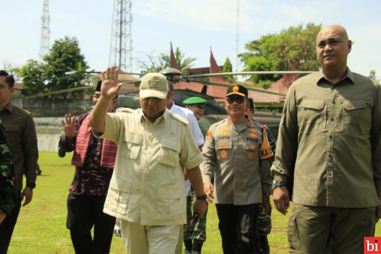 Kapolda Sumbar sambut Kedatangan Menhan RI Prabowo Subianto