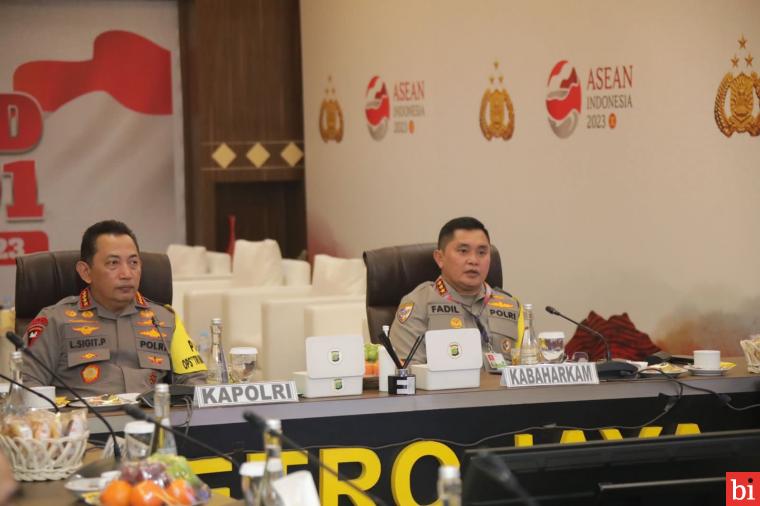 Kapolri Pantau Command Center Pengamanan KTT Asean