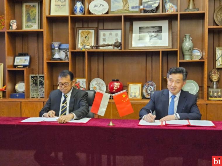 Kejar Target World Class University, Rektor UNP Tandatangani MoA dengan Rektor TFSU Cina