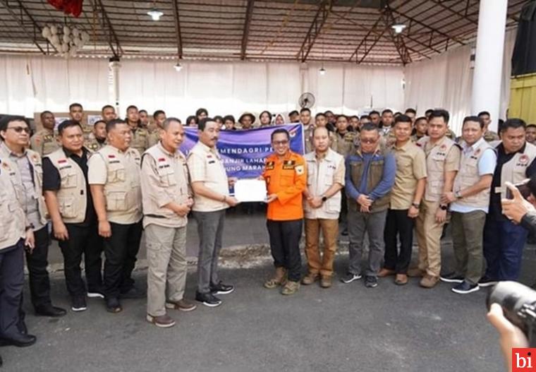 Keluarga Besar IPDN Salurkan Bantuan untuk Korban Banjir Bandang Marapi