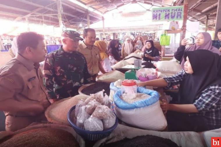 Kendalikan Harga Bahan Pokok Jelang Ramadhan, PID Bukittinggi Sidak ke Pasar