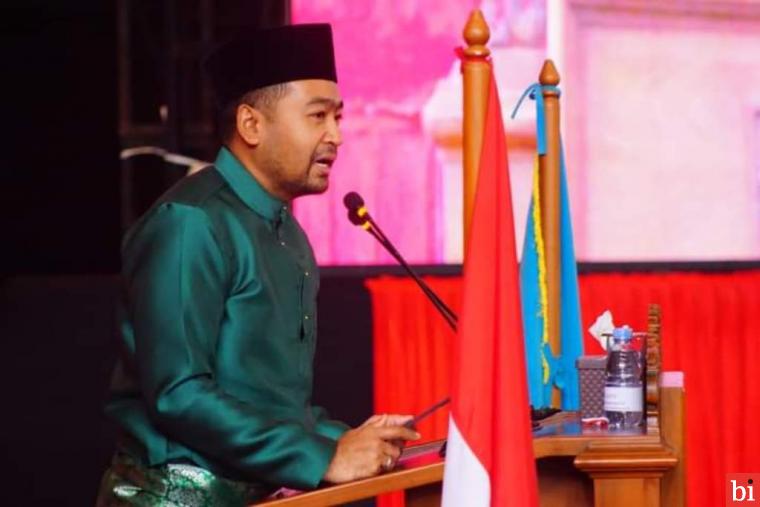 Kepemimpinan Sutan Riska Tuai Pujian Menpan RB dan Wagub