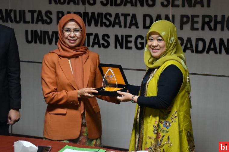 Kerja Sama antara Fakultas Pariwisata dan Perhotelan UNP dan Program Studi Pendidikan...