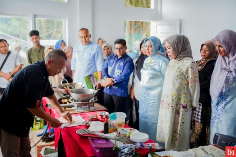 Ketua Dekranasda Kabupaten Solok Hadiri Pelatihan Olahan Makanan untuk Tingkatkan Daya...