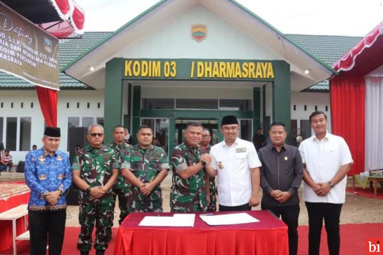 Ketua DPRD Kabupaten Dharmasraya Hadiri Penyerahan Bangunan Kodim Penghubung Dharmasraya