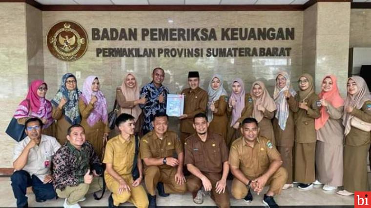 Ketua DPRD Kabupaten Dharmasraya Terima LHP Atas Laporan Keuangan Pemerintahan Tahun 2023