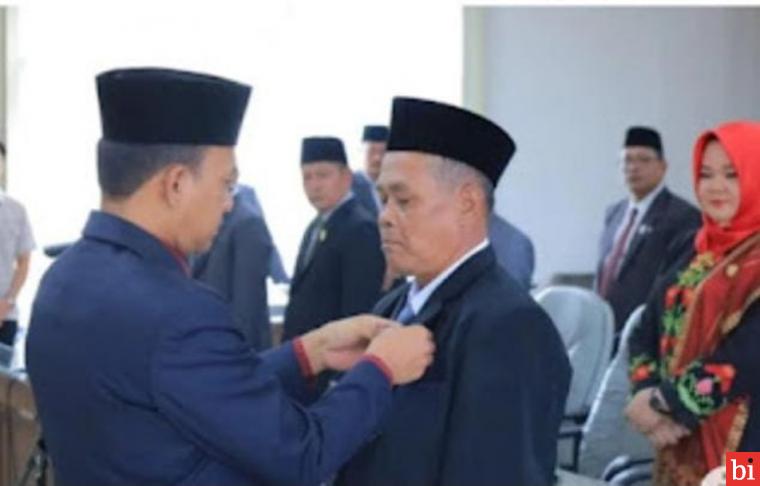 Ketua DPRD Pasaman Bustomi Lantik Nursal Lubis sebagai PAW