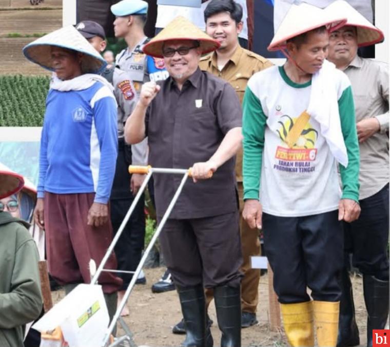 Ketua DPRD Sumbar Hadiri Launching Penanaman Jagung Serentak 1 Juta Hektare