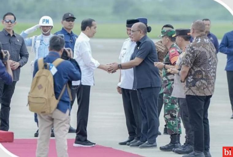 Ketua DPRD Sumbar Supardi Sambut Kedatangan Presiden Jokowi