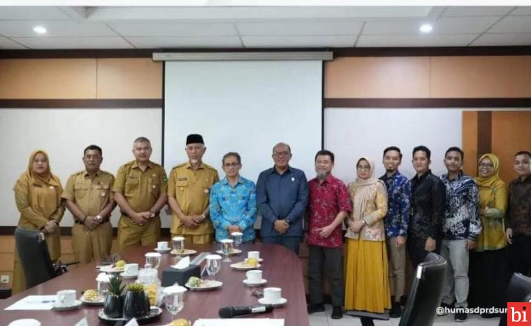 Ketua DPRD Sumbar Supardi Serahkan LHP Kinerja dan PDTT Kepatuhan Pemprov ke BPK,...