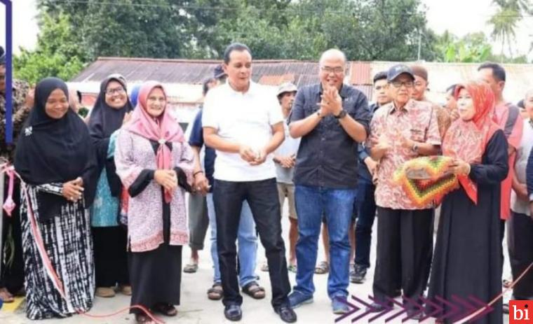 Ketua DPRD Supardi Resmikan Jalan Pemukiman dan Jalan Usaha Tani di Nagari Tujuah Koto...