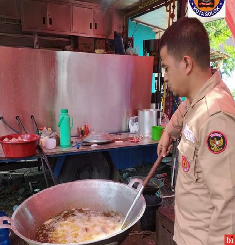 Ketua Kwartircab Kota Solok Ramadhani Kirana Putra Tiba di Pengungsian Gempa Pasbar