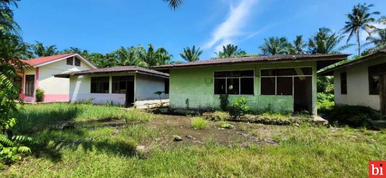 Kondisi Memprihatinkan Rumah Dinas dan Toilet SDN 08 Sungai Beremas, Warga Desak...