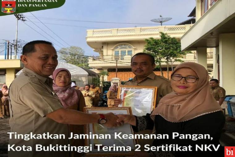 Kota Bukittinggi Terima Dua Sertifikat NKV Terhadap Pangan Produk Hewan