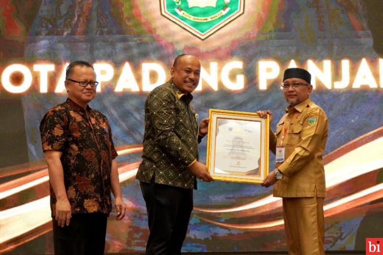 Kota Padang Panjang Kembali Raih Penghargaan Paritrana Award dari BPJS Ketenagakerjaan,...