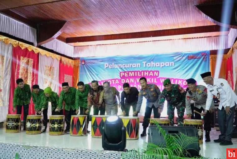 KPU Padang Panjang Luncurkan Tahapan Pilkada dan Maskot PANDEKA