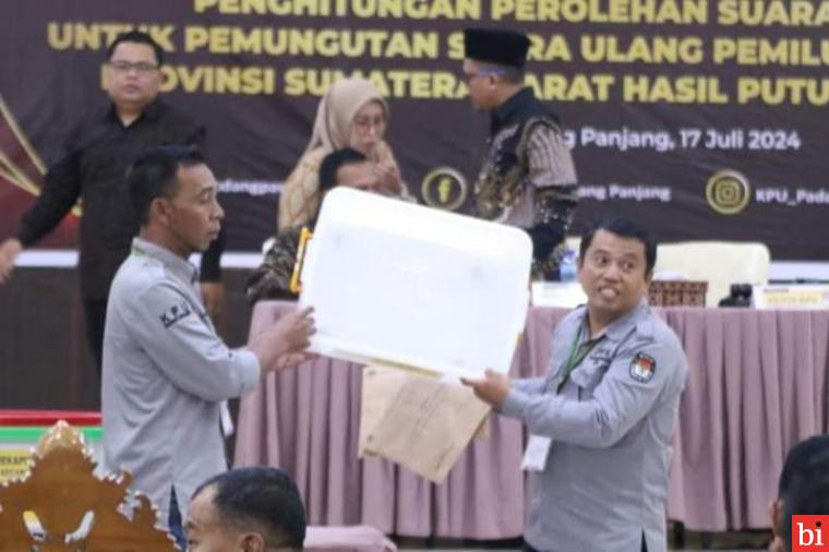 KPU Padang Panjang Tuntaskan Rekapitulasi Hasil PSU DPD RI