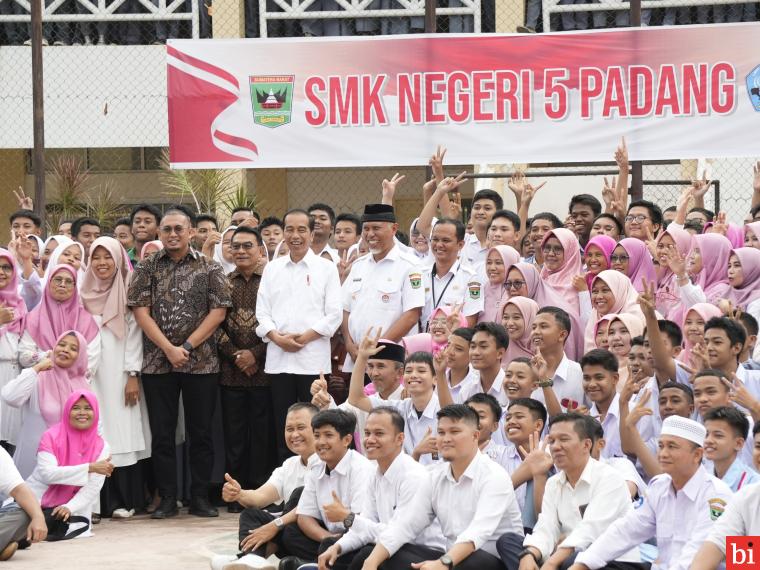 Kunjungan ke SMK Negeri 5 Padang, Presiden Jokowi Dorong Peningkatan Skill