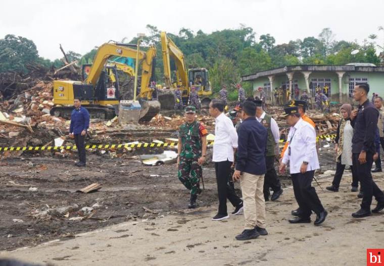 Kunjungan Presiden RI ke Lokasi   Bencana Banjir Bandang di Agam Sumbar Berjalan Aman dan...