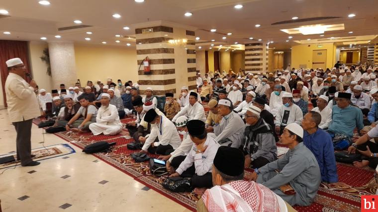 Kunjungi JCH Sumbar di Makkah, Ini Pesan Sekda Hansastri