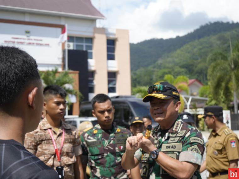 Kunjungi Kecamatan Lubuk Begalung dan Kota Pariaman, Letjen TNI Teguh Arief Tinjau Kompi...