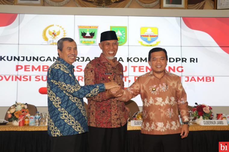 Kunker ke Sumbar, Panja Komisi II DPR RI Bahas RUU Tentang Provinsi Sumbar, Riau dan Jambi