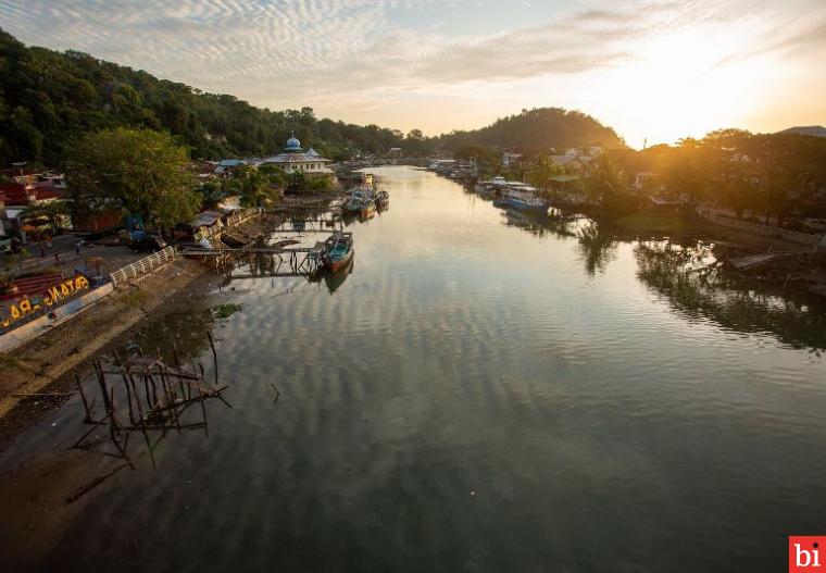 Kawasan Wisata Terpadu Gunung Padang yang dulu Kotor,...