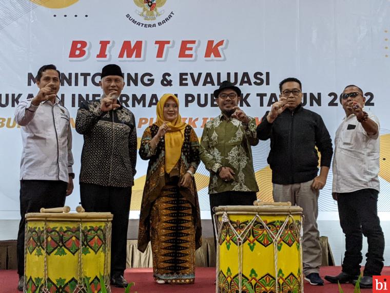 Launching Monev Informasi Publik, Mahyeldi: Negara Maju itu Terbuka dan Mudah Diakses