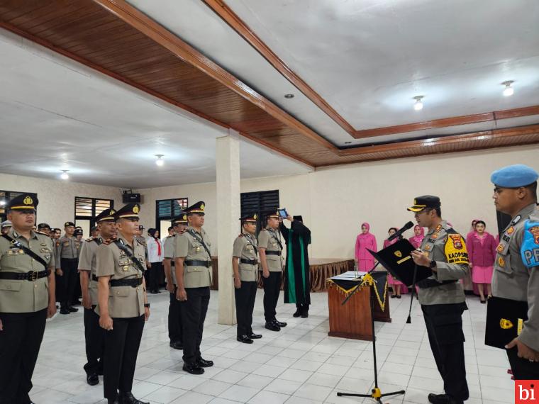 Lima Pejabat Utama Polres Padang Panjang di Serahterimakan