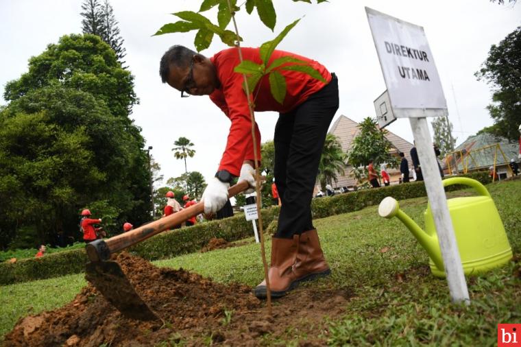 Manajemen dan Karyawan Semen Padang  Lakukan SERO di Area Konservasi