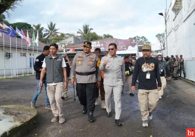 Masa Tenang, Pj Wako Sonny Lepas Petugas Bersihkan APK Peserta Pemilu
