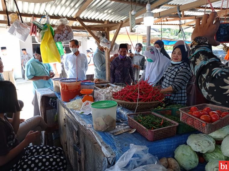 Nevi Seruduk Pasar Tradisional Pastikan Harga Migor dan Kebutuhan Pokok