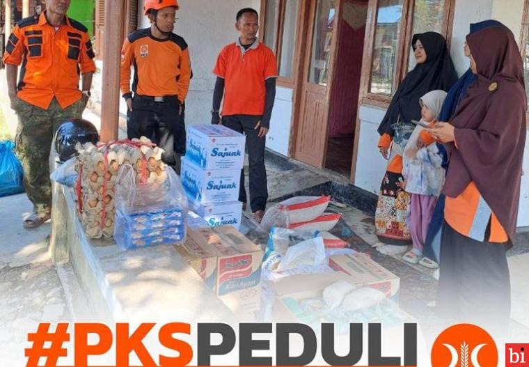 Nevi Zuairina Kirim Bantuan untuk Korban Banjir Pesisir Selatan