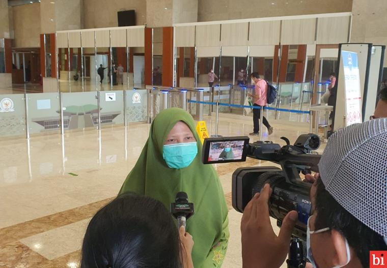 Nevi Zuairina Memahami Kekecewaan Para Tokoh Sumbar Atas Analogi Menag Terkait Suara Adzan