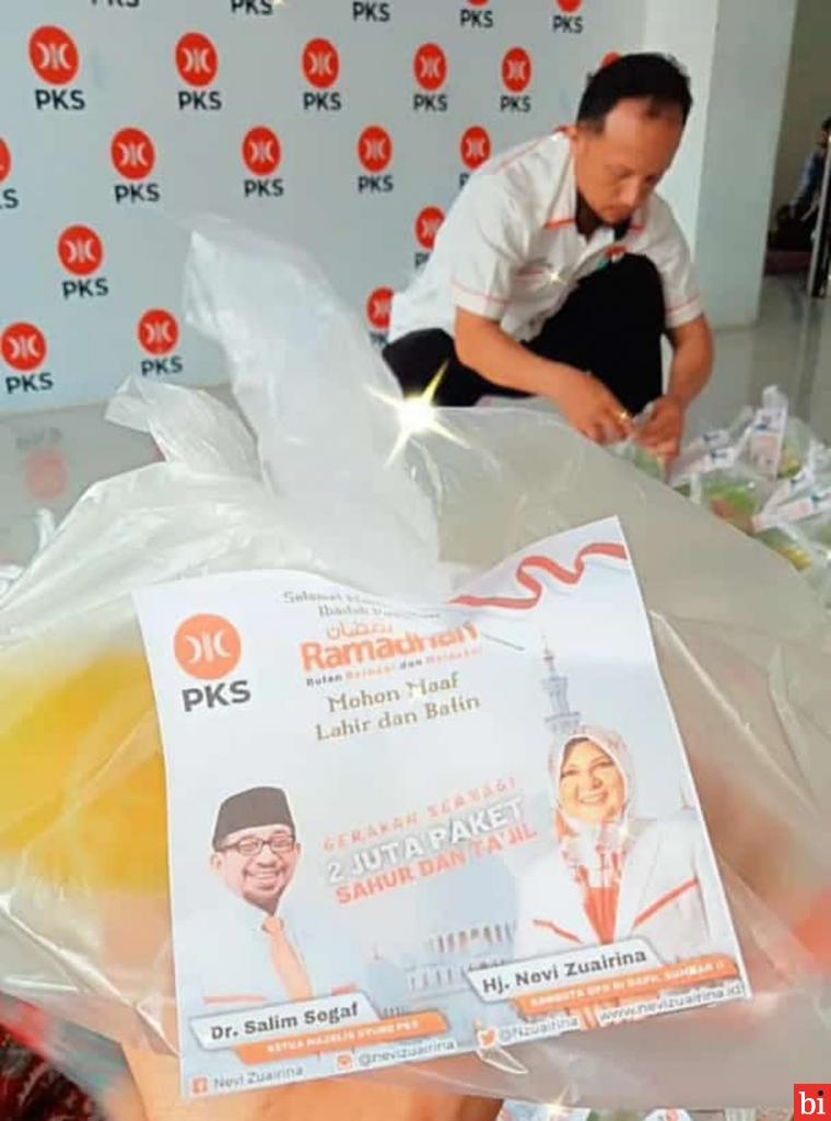 Nevi Zuairina Sebar Ribuan Makanan Berbuka di Beberapa Kabupaten Kota Sumatera Barat