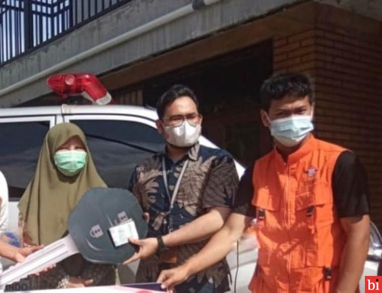 Nevi Zuairina Serahkan Ambulance Kepada Relawan Indonesia Untuk Kebutuhan Masyarakat