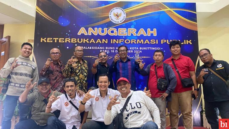 Novrianto Ucok Terima Anugerah Achievement Motivation Person dari KI Sumbar