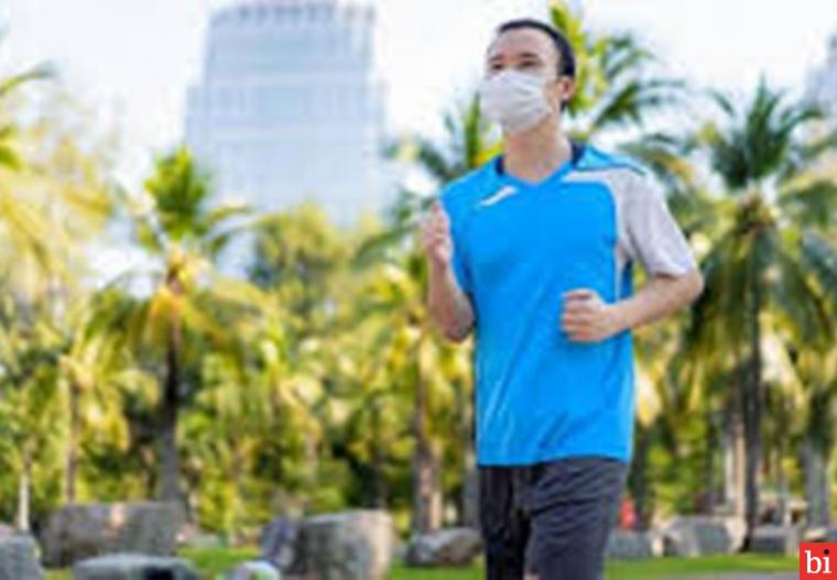 Olahraga Pakai Masker Kurangi Asupan Oksigen, Apakah Berisiko?