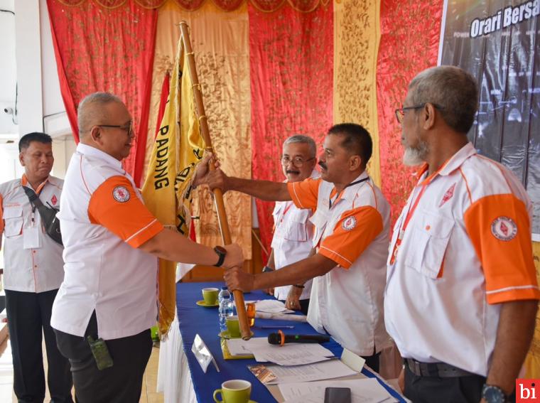 ORARI Lokal Padang Gelar Musyawarah ke-12 Andree Algamar Serahkan Bendera Pataka