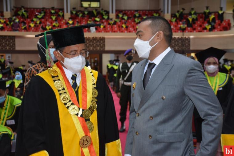 Orasi Ilmiah Wisuda UNP ke-122, Audy : Pendidikan Sangat Penting