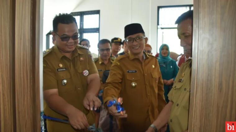 Outlet Paten dan Sirancak Diresmikan, Wako Padang Harap Layanan Adminduk Cepat dan Mudah...