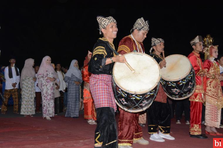 Padang Panjang Ikuti Festival Pawai Kebudayaan Rakernas XV Apeksi