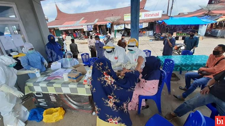 Pedagang Pasar Pulau Punjung dan Ibu Hamil Ikuti Rapid Test, Putus Penularan Covid-19