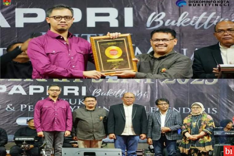 Peduli Dengan Musik Daerah, Wako Erman Safar Terima Penghargasn dari PAPPRI