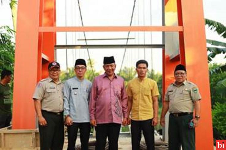 Pembangunan Jembatan Penghubung dari Dana Hibah BNPB Ditinjau Bupati