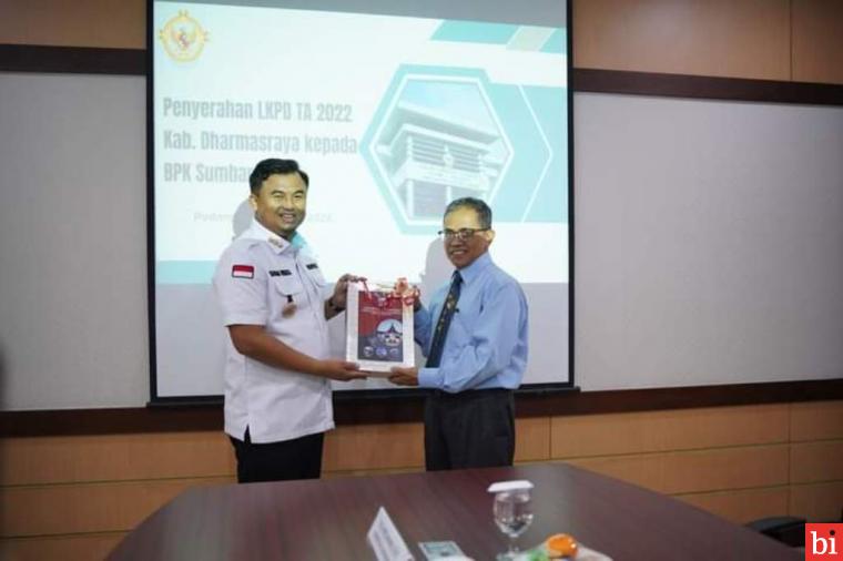 Pemkab Serahkan LKPD Tahun 2022, Sutan Riska Targetkan WTP Kedelapan