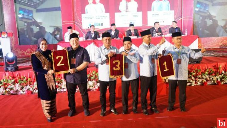 Pemkab Solok Hadiri Pengundian dan Penetapan Nomor Urut Calon Bupati dan Wakil Bupati...